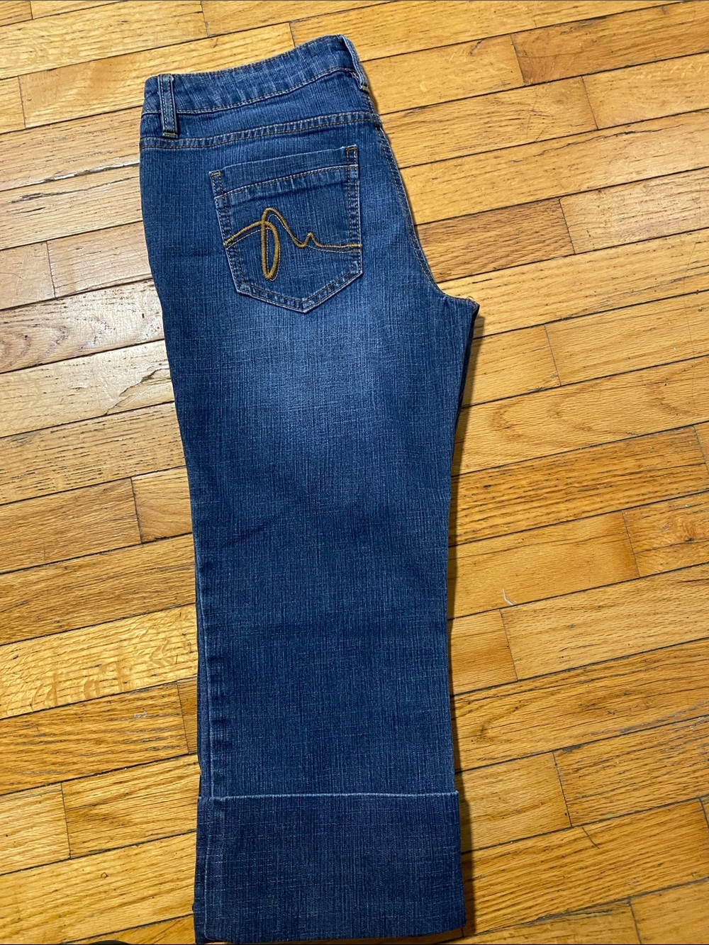 Apt. 9 Women's Dark Blue Jeans with Contrast Pocket Stitching Cropped